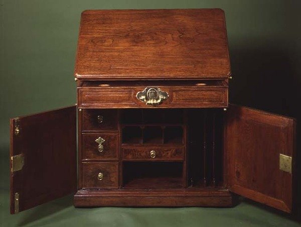 Skrivbord, sent 1700-tal (mahogny) av English School