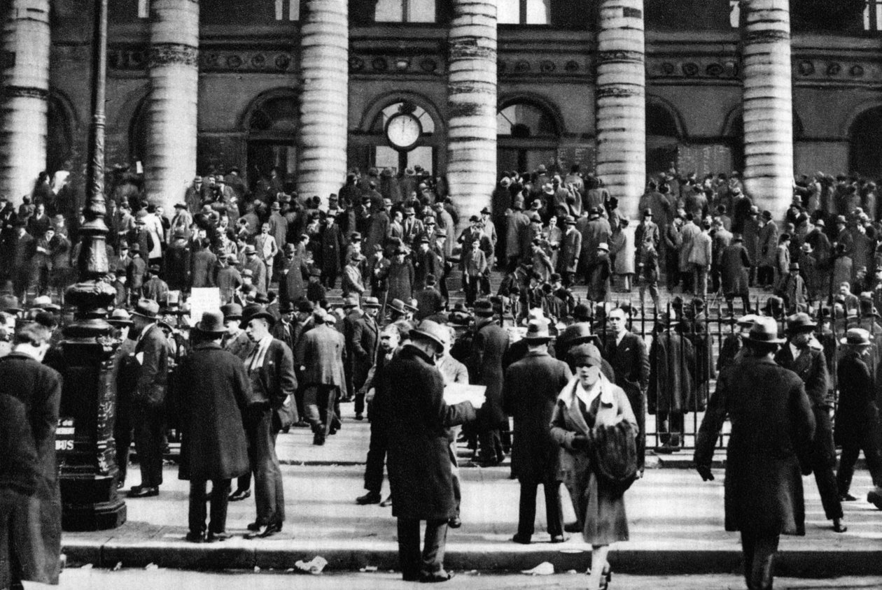 Förhandlingar utanför börsen, Paris, 1931. av Ernest Flammarion