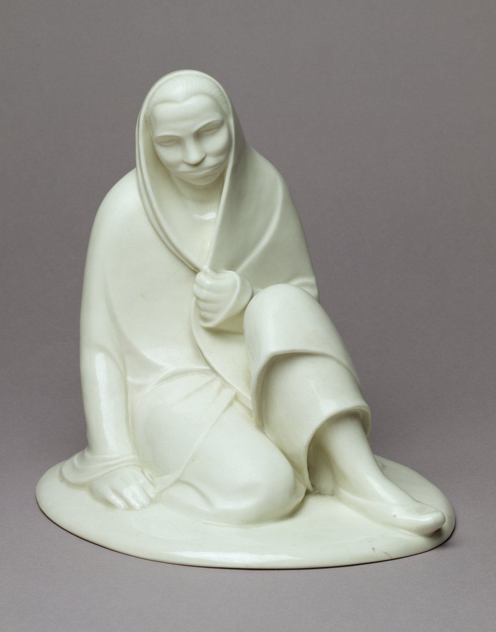 Stillasittande flicka, 1907-08 (porslin) av Ernst Barlach