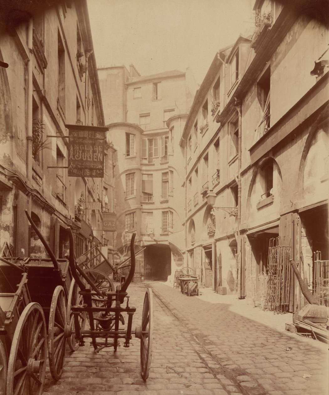 Dragon Court,1905 (foto) av Eugène Atget