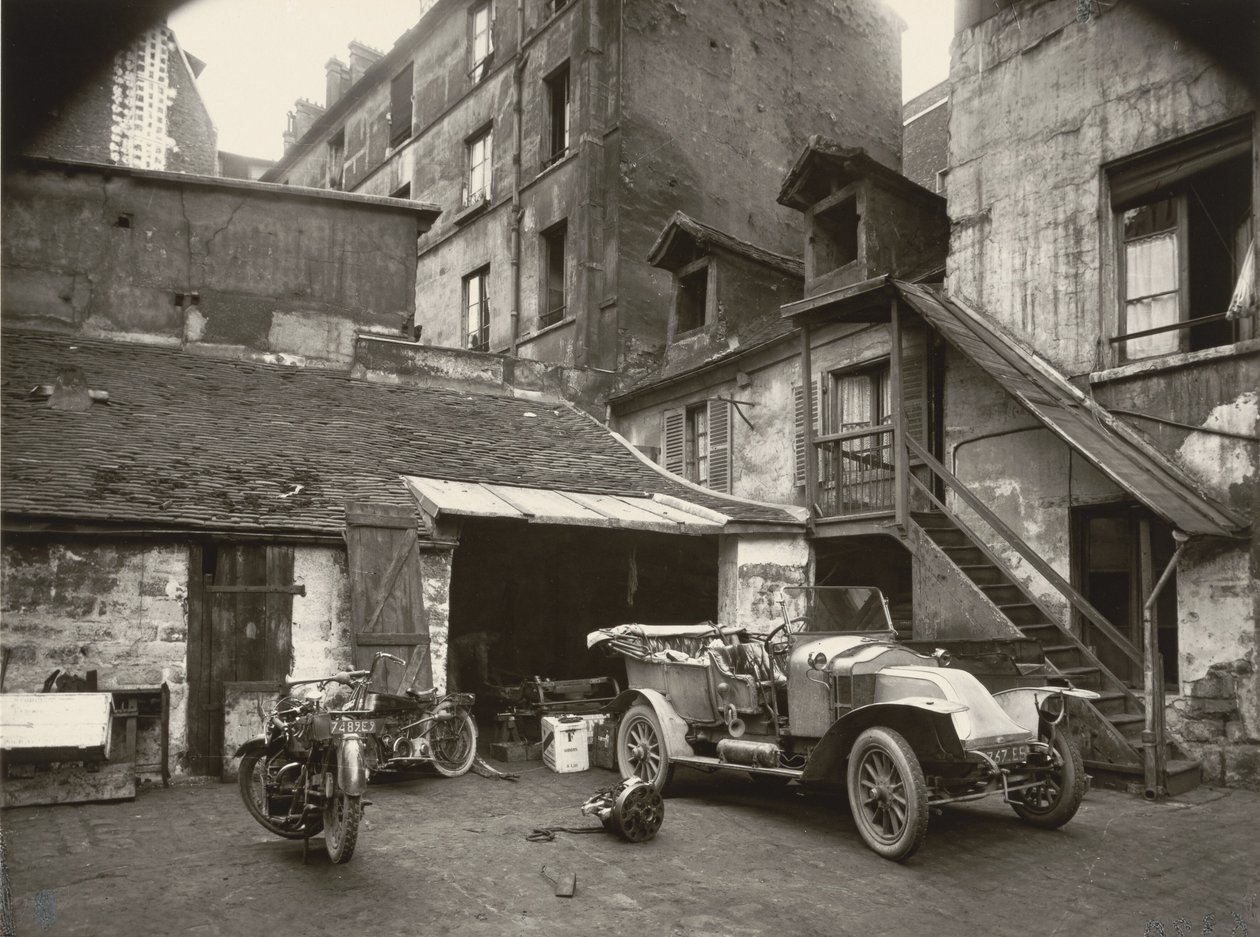 Innergård, rue de Valence av Eugène Atget