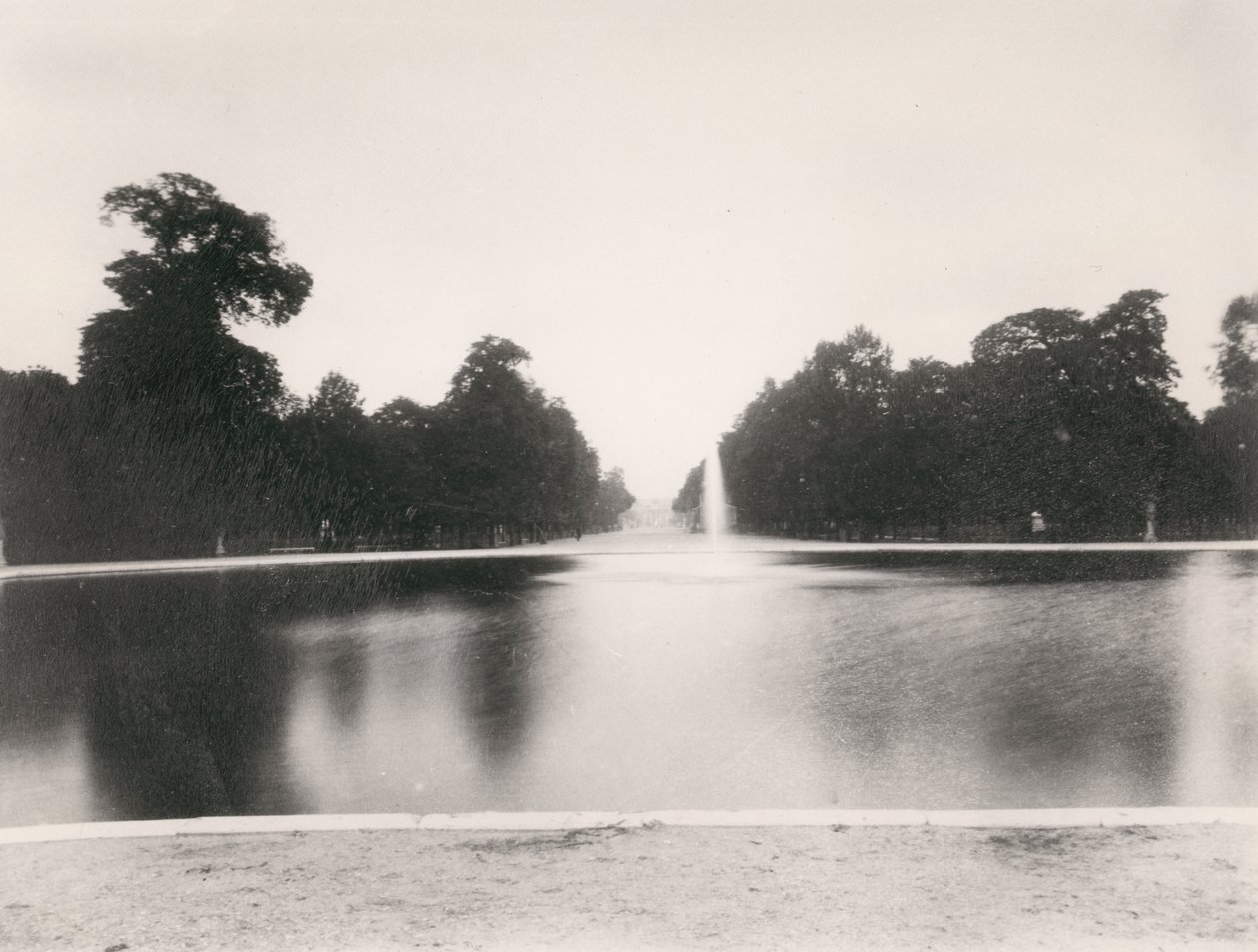 Tuileries trädgård av Eugène Atget