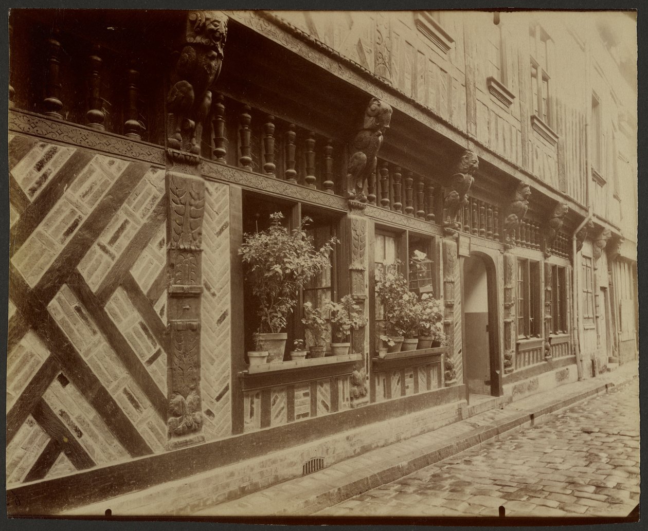 Hus 25 Rue Saint-Laurent, Beauvais av Eugène Atget