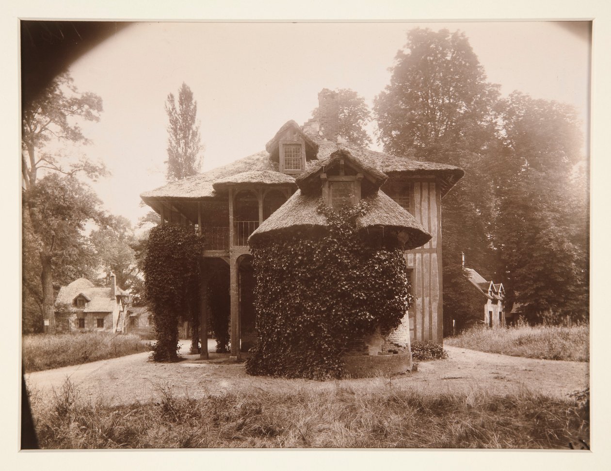 Petit Trianon, Versailles av Eugène Atget