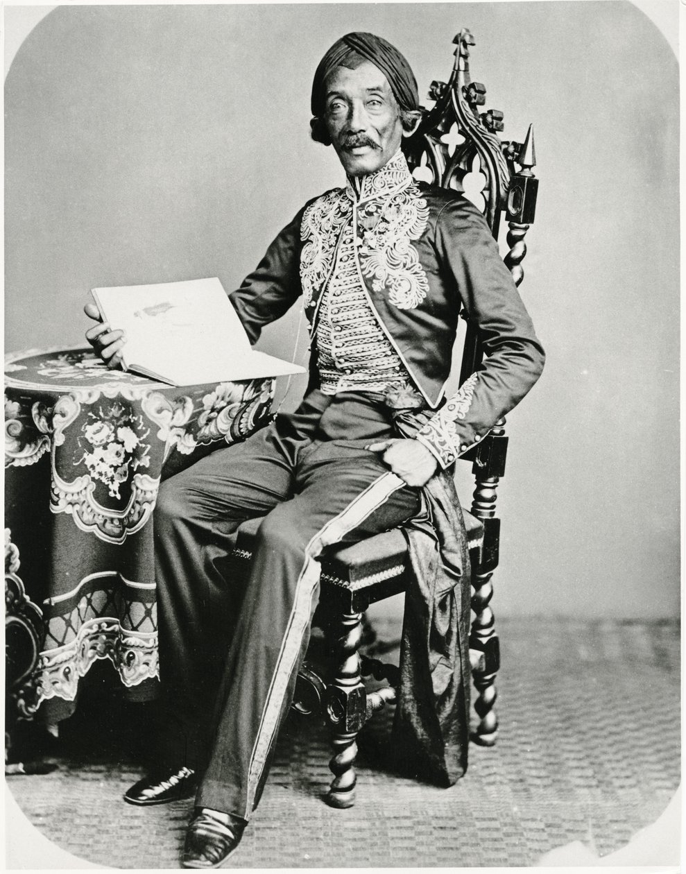 Porträtt av Raden Saleh, 1872 av European Photographer