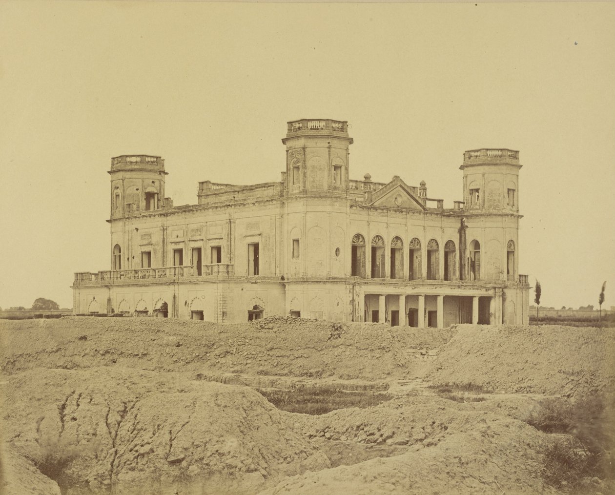 Alambagh Palace av Felice Beato