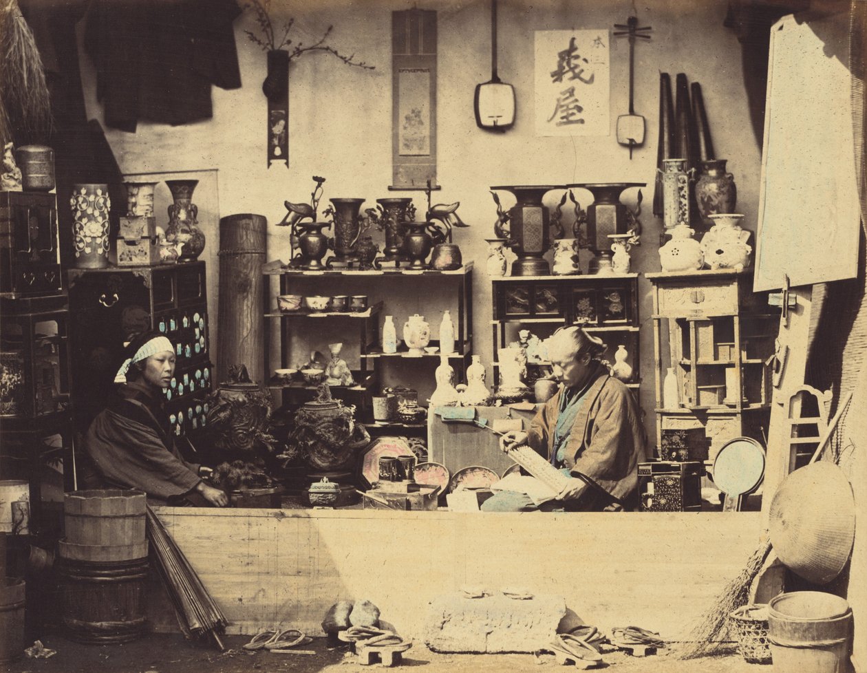Curio Shop, c. 1865. av Felice Beato