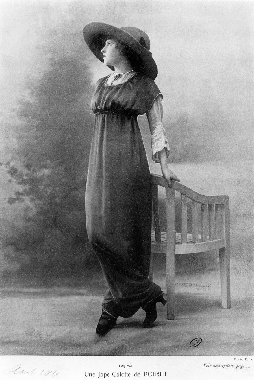 En delad kjol av Paul Poiret (1879-1944) april 1911 av Felix Studio