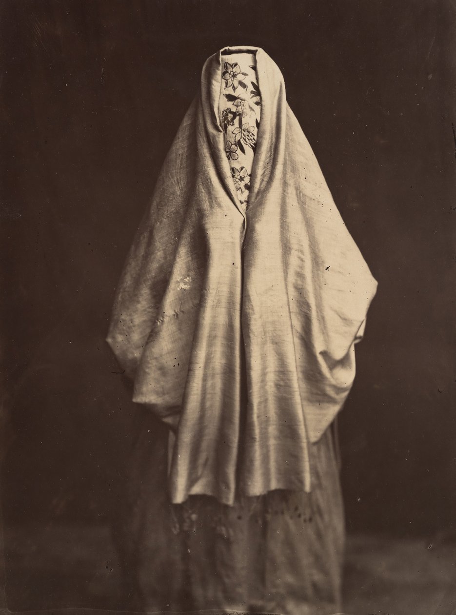 Turkisk kvinna i stadsklänning, 1870-tal. av Félix Bonfils