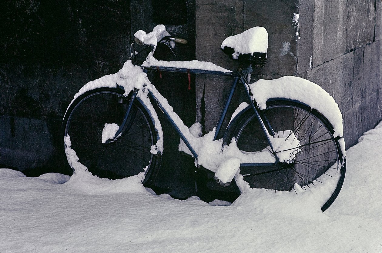 Cykling i snön, Florens av Fosco Maraini