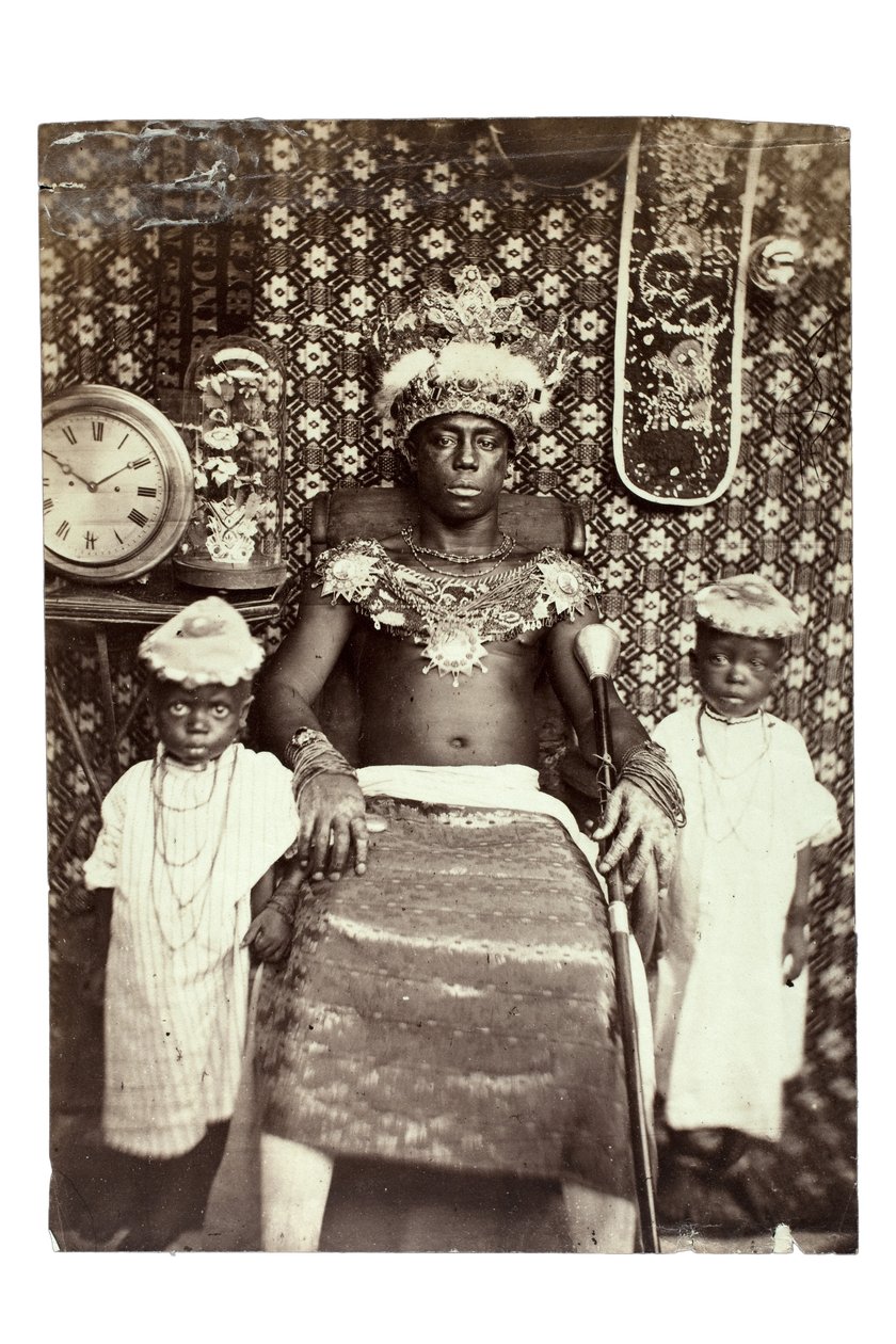 King of Calabar, Nigeria, ca 1870 (albumintryck) av Francis W. Joaque