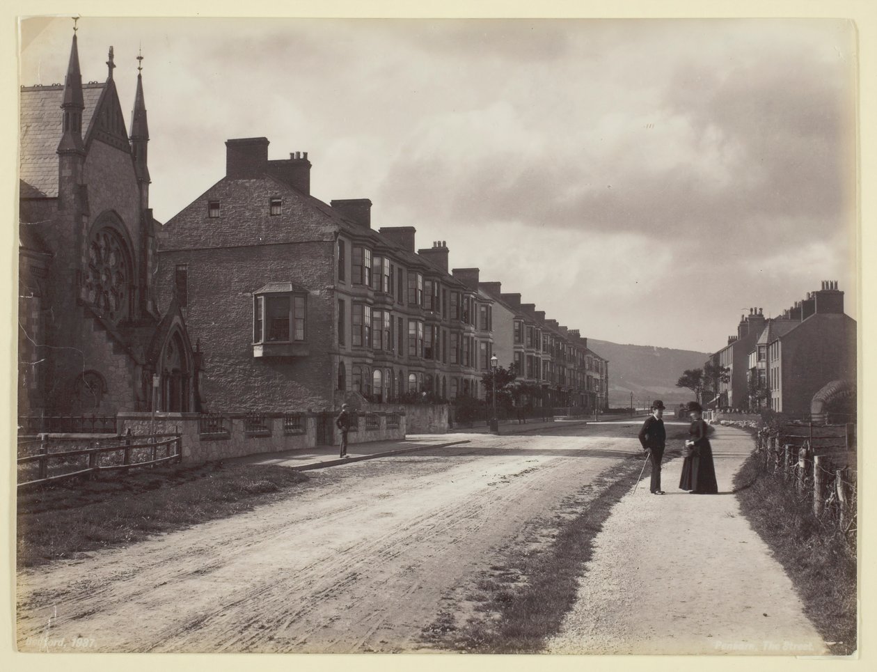 Pensarn, gatan, 186094. av Francis Bedford
