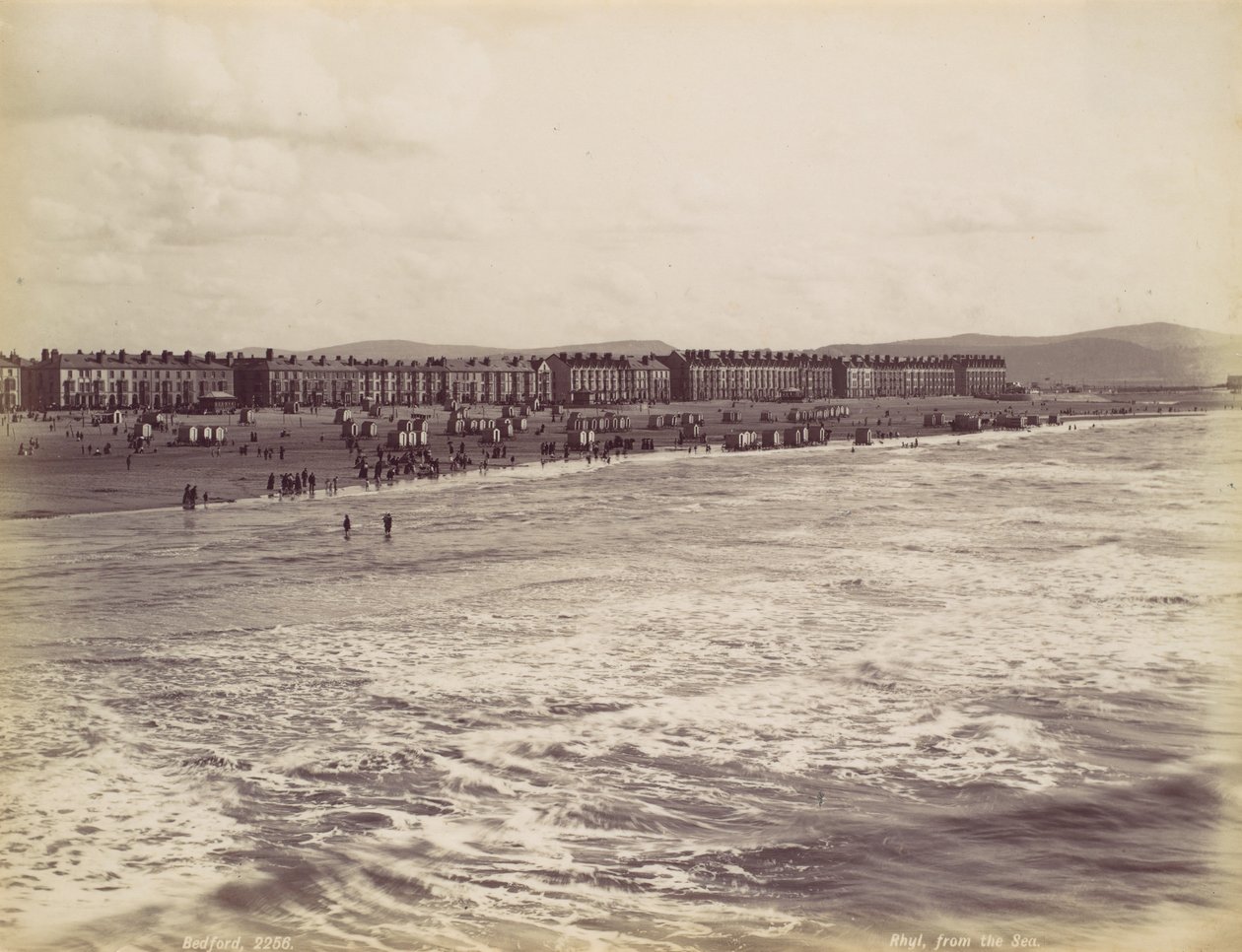Rhyl, från havet, 1870-talet. av Francis Bedford