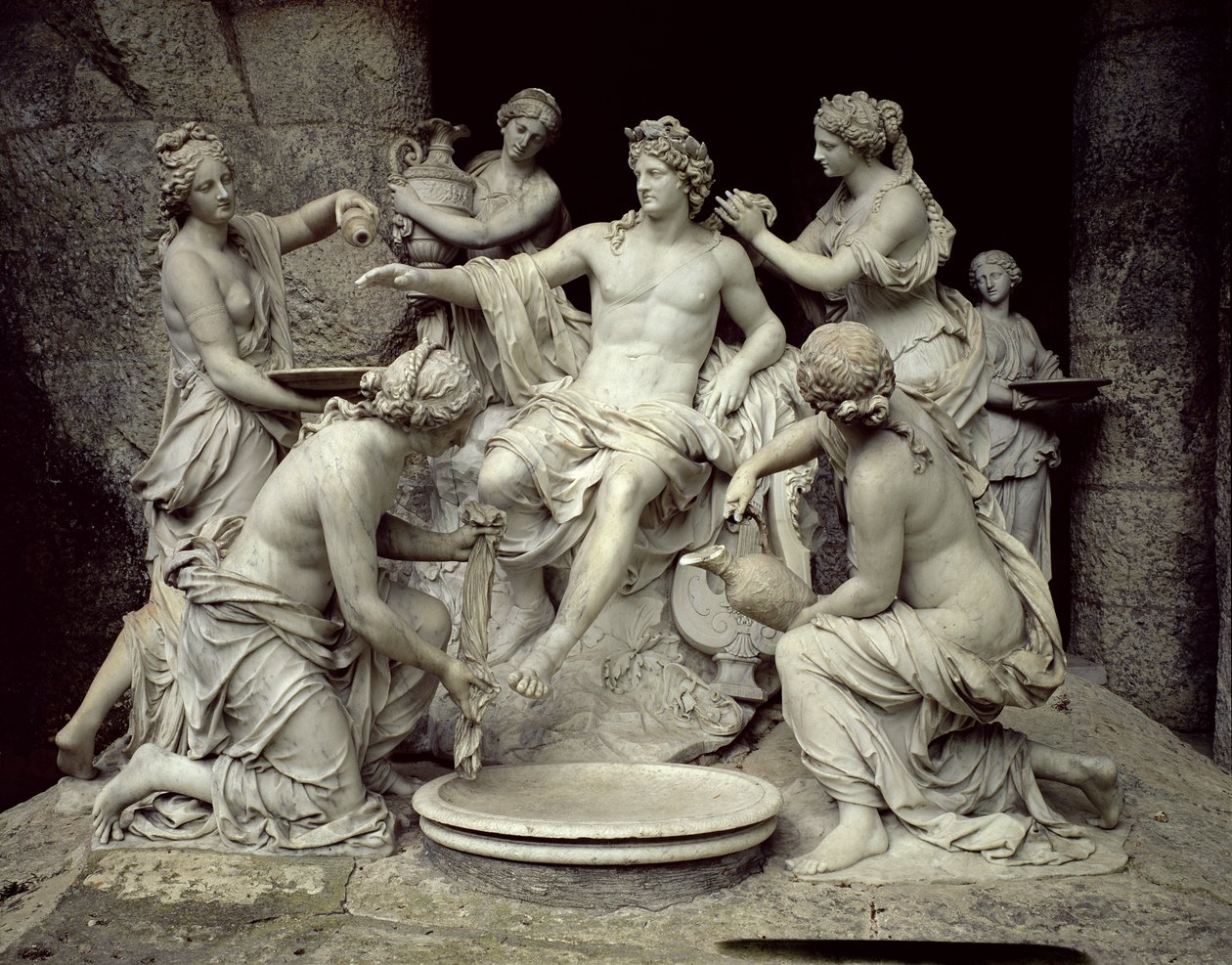 Apollo Tended by the Nymphs, avsedd för Thetis-grottan, avrättad med hjälp av Thomas Regnaudin (1622-1706) 1666-75 (marmor) av Francois Girardon