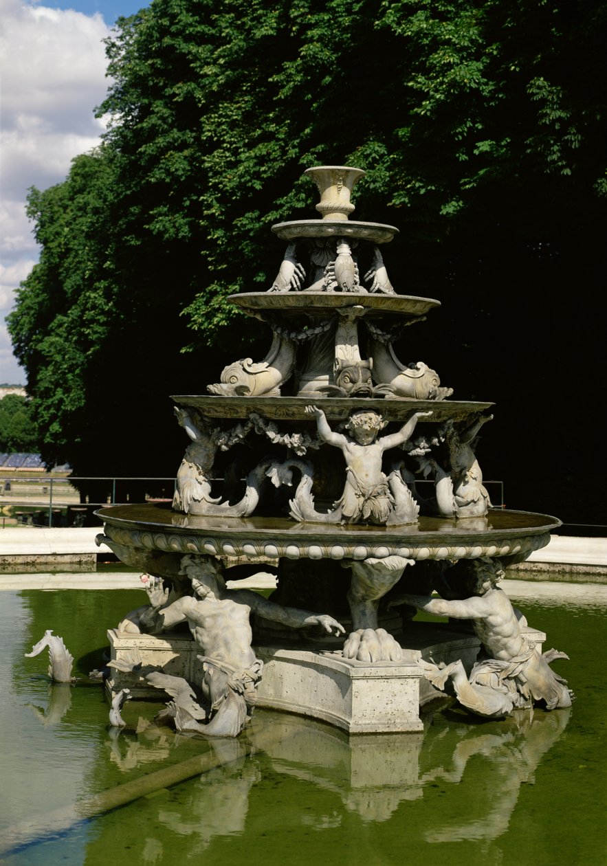 Pyramid fontän av Francois Girardon