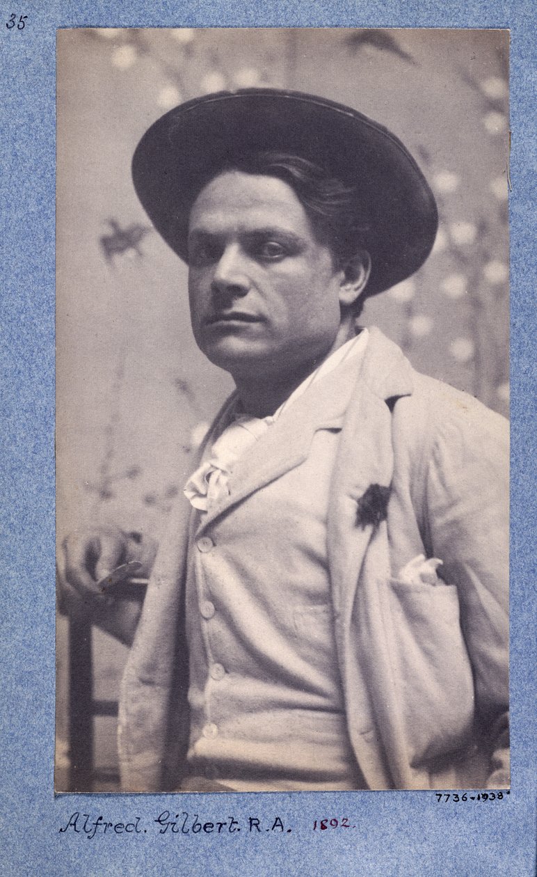 Alfred Gilbert, 1892 av Frederick Hollyer