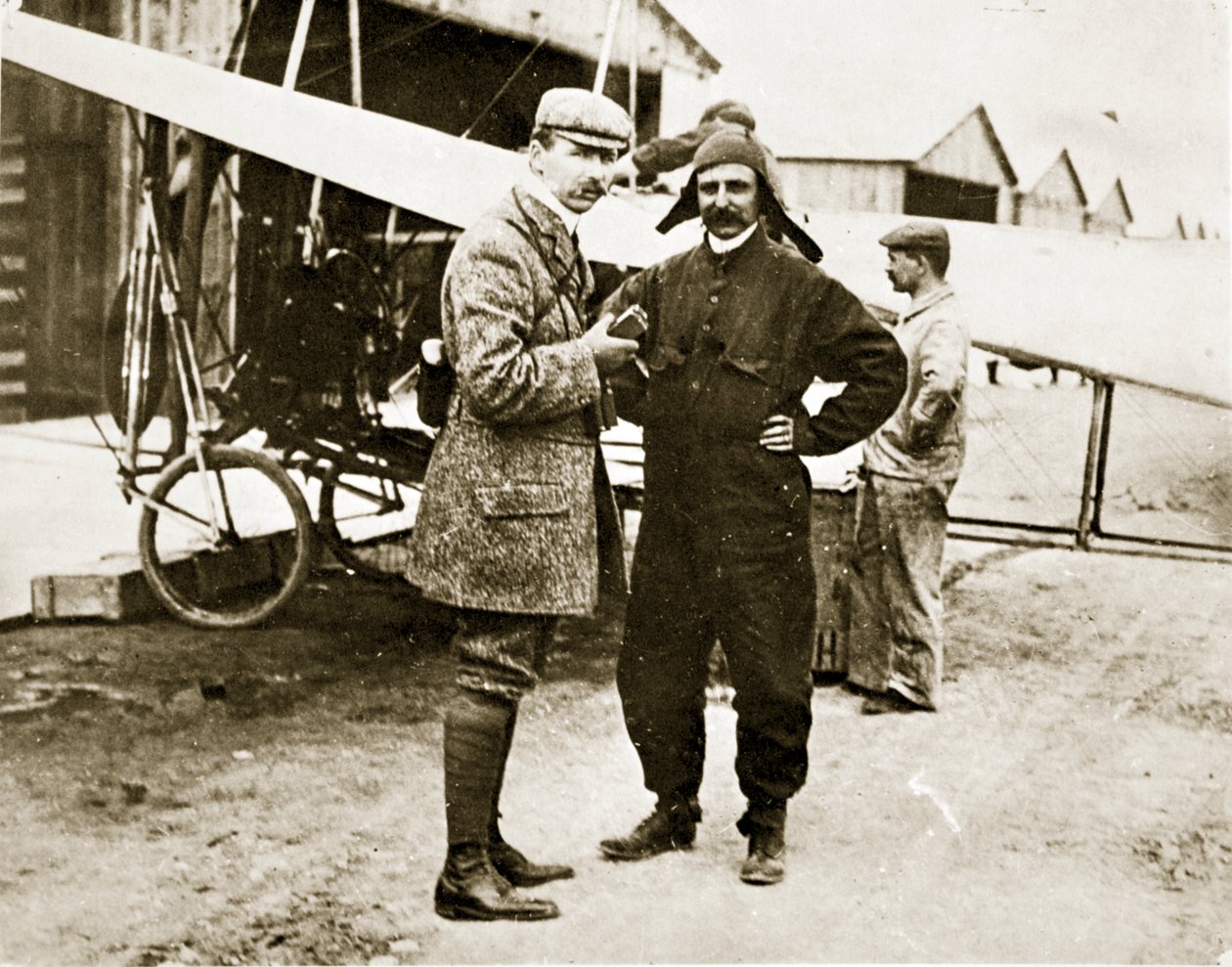 Bleriot efter att ha korsat kanalen, tryck av James Jarche, 1909 (fotogravyr) av French Photographer