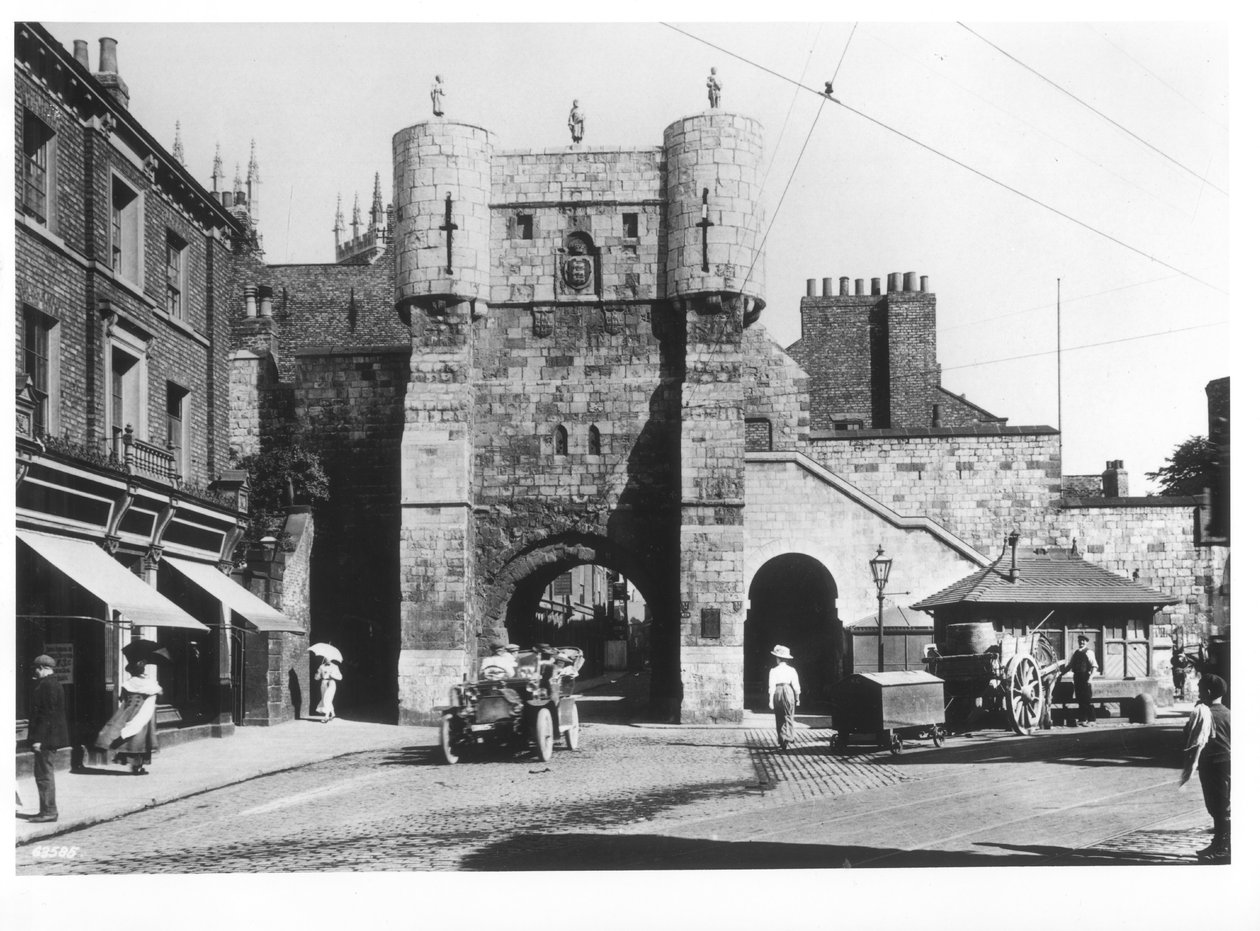 Bootham Bar, York, ca 1900 av French Photographer