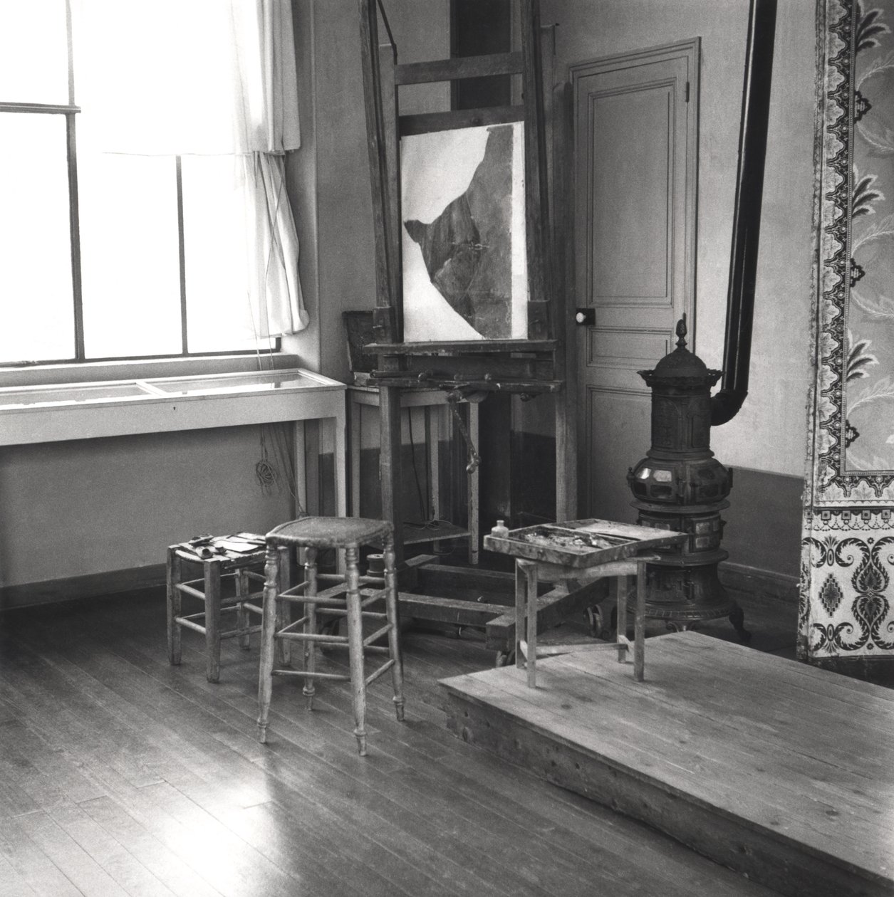 Interiör av Cezannes studio i Aix-en-Provence, c.1900-02 av French Photographer