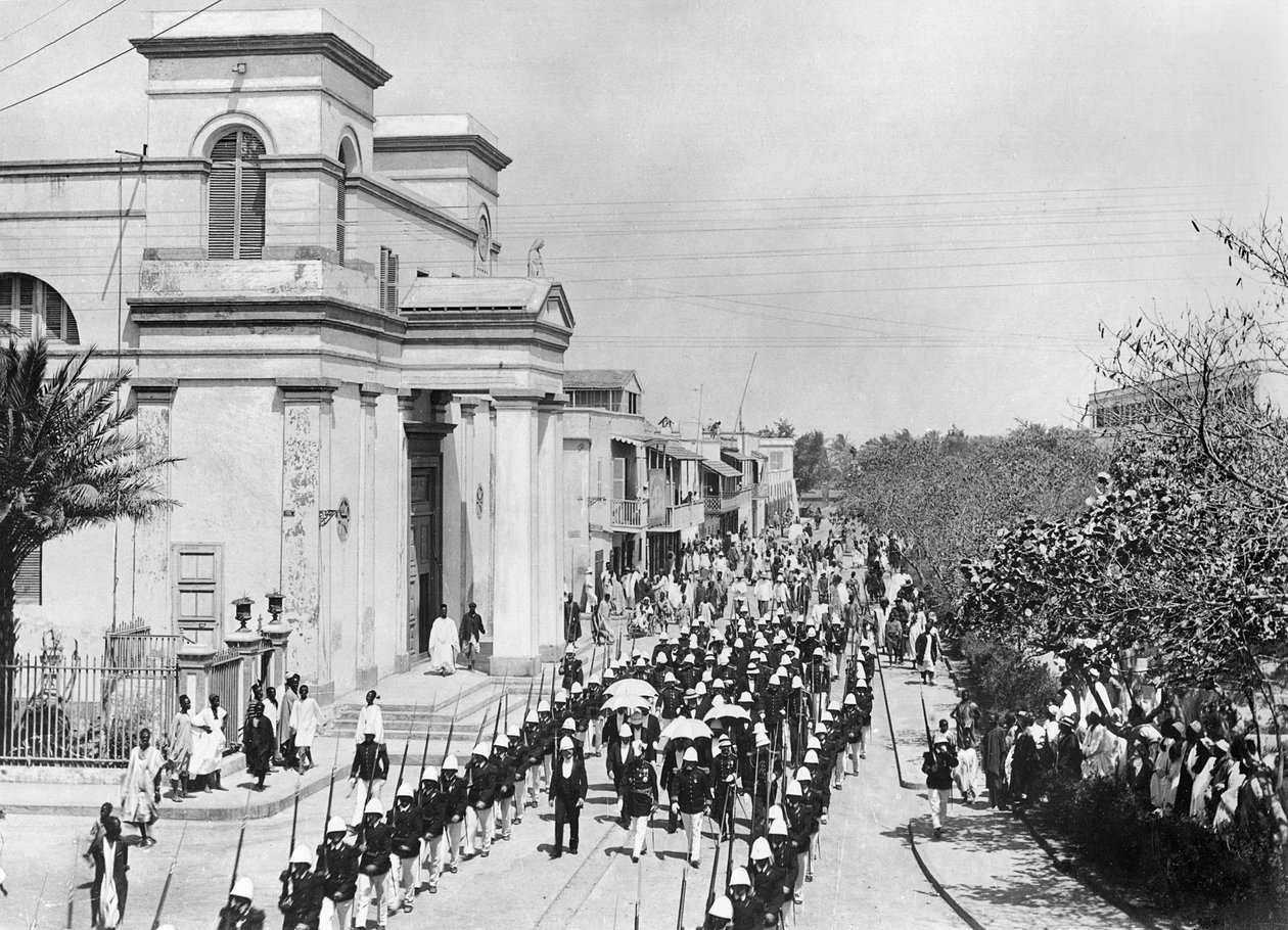 Militärparad, Saint-Louis, Senegal, ca 1900 av French Photographer
