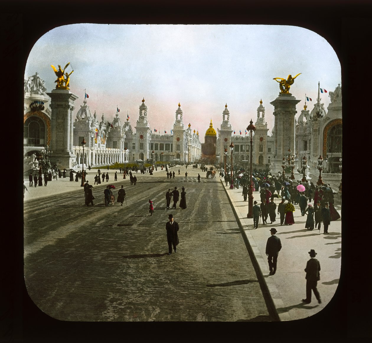 Parisutställning: Esplanade des Invalides, Paris, 1900 (lanternbild) av French Photographer