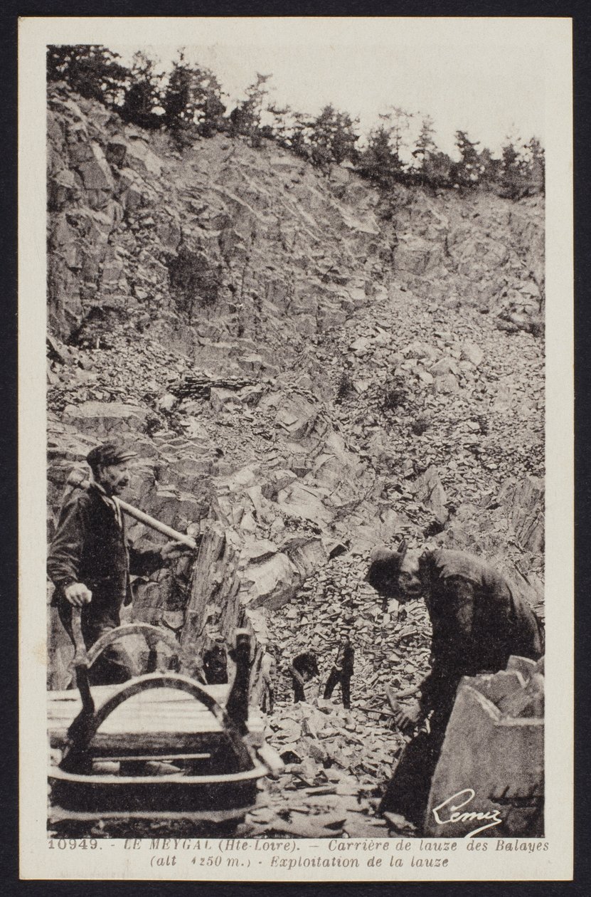 Vykort som visar stenbrottsarbetarna i Le Meygal, Balayes, Haute-Loire, ca 1900 av French Photographer
