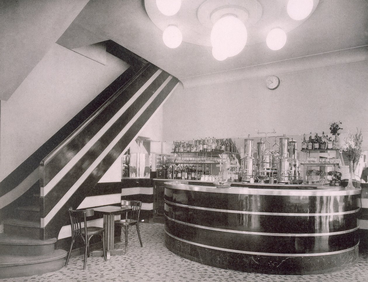 The Bar Torcy, designad av Deschanel och J. Dussolier, 1920-talet av French Photographer