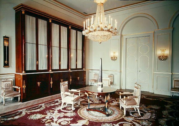 Interiör av biblioteket i prins Eugene de Beauharnais (1781-1824) lägenhet av French School