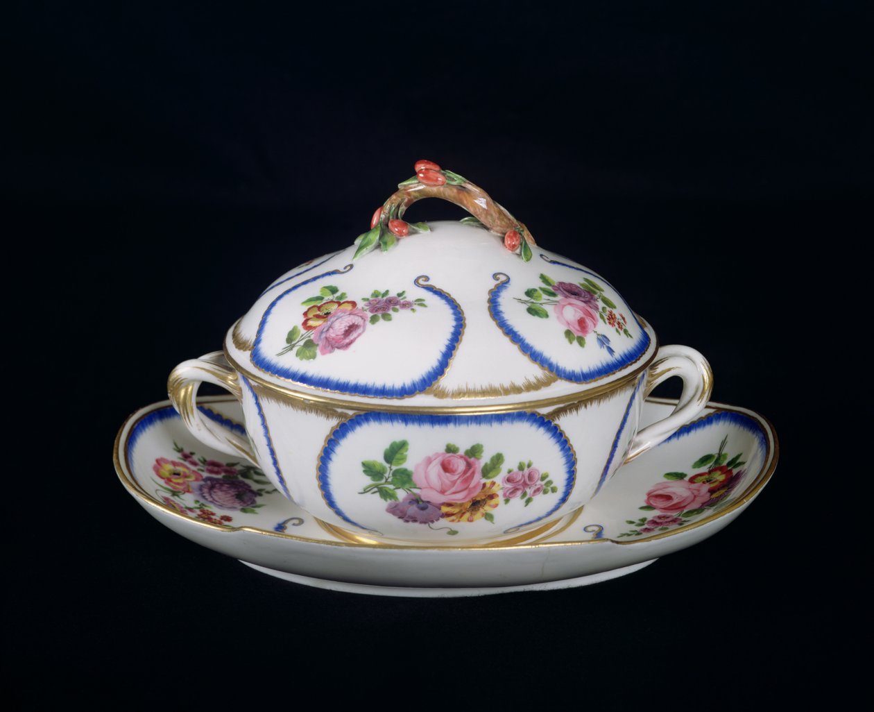 Sevres skål och tallrik, 1764 (porslin) av French School