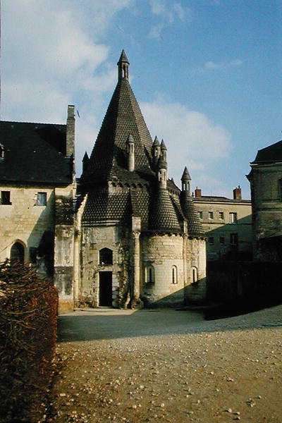 Tour dEvrault av French School