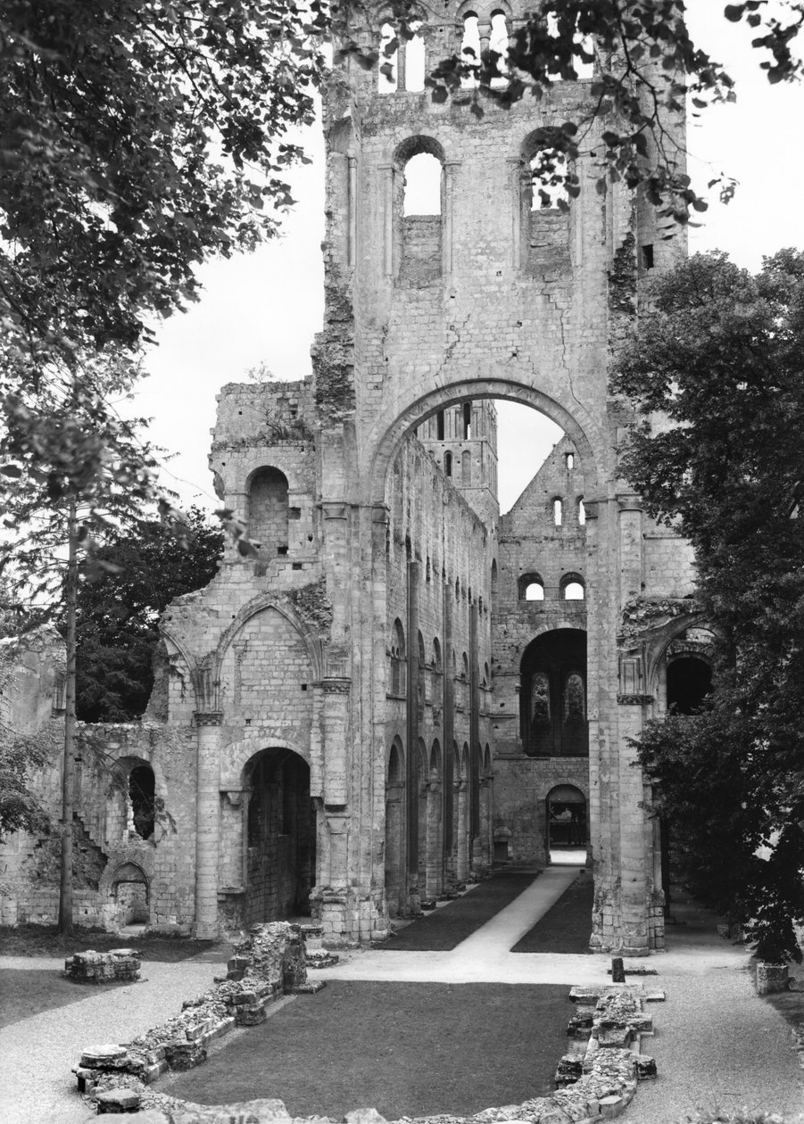 Utsikt över kyrkans interiör, c.1052-67 av French School