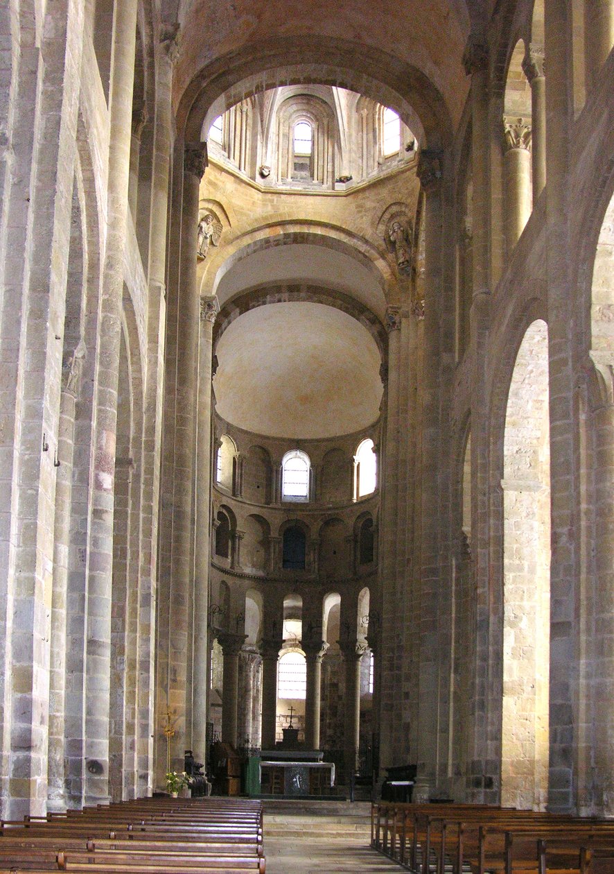 Utsikt över långhuset, c.1050 av French School