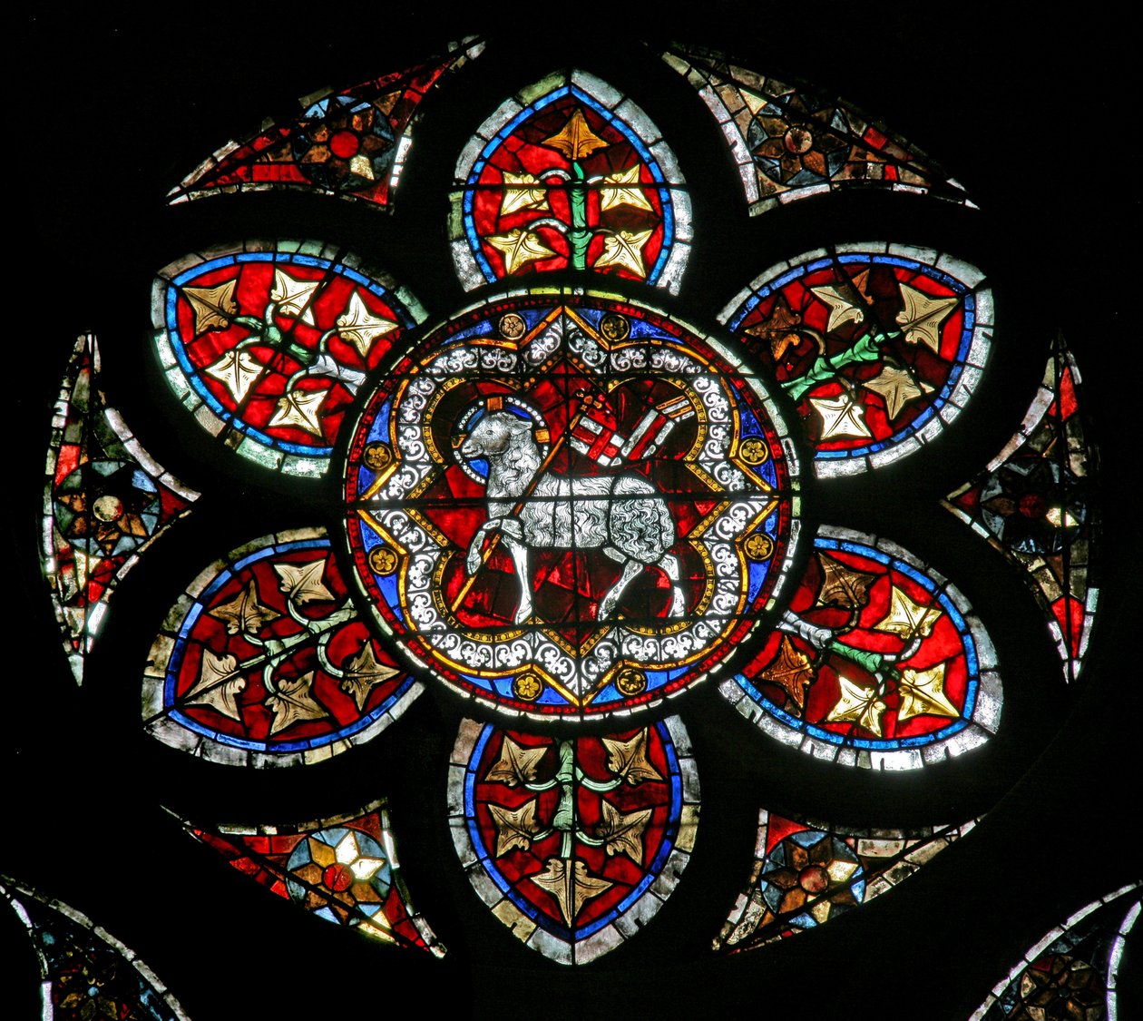 Fönster w202 som visar Agnus Dei av French School