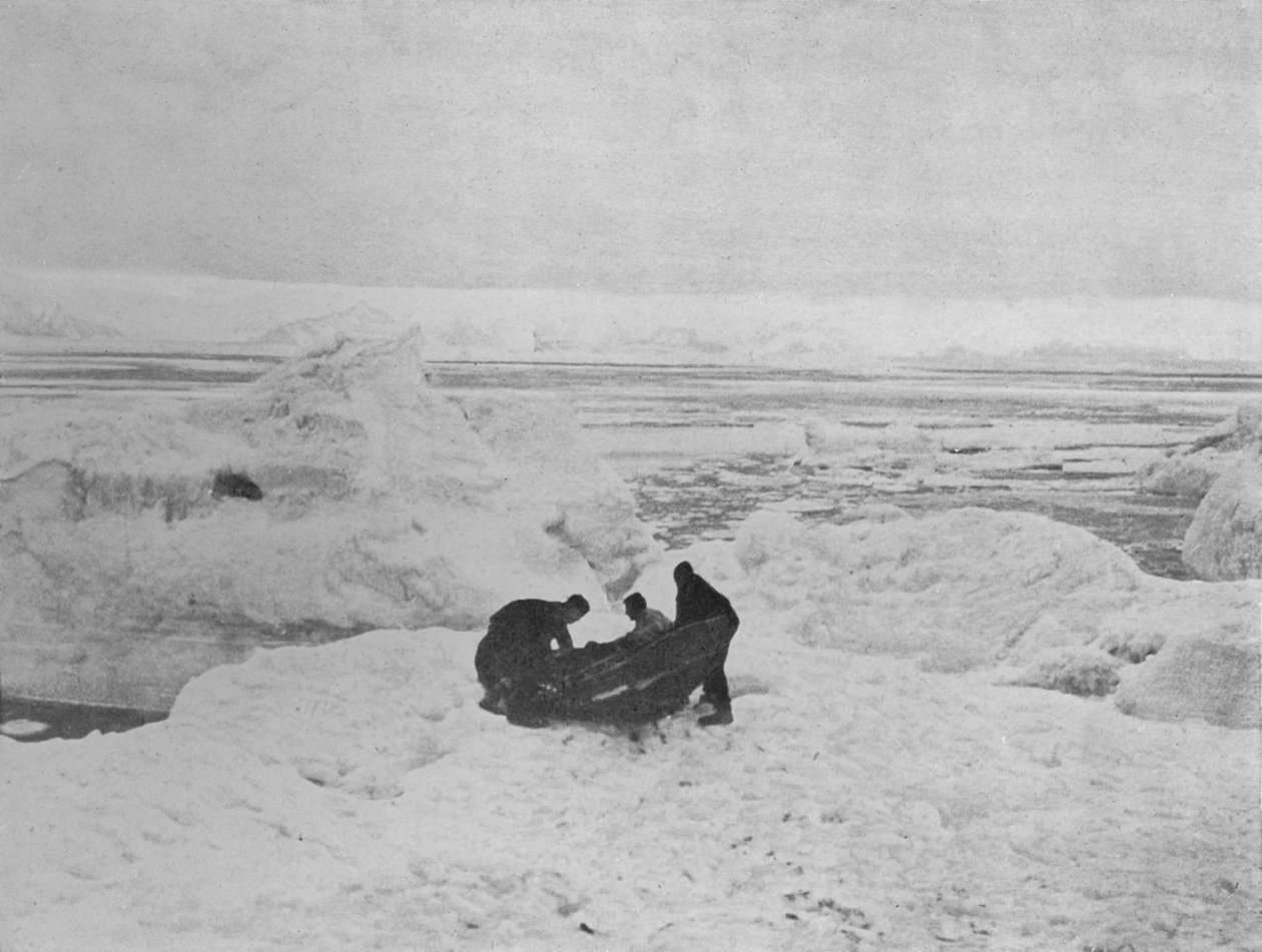 Lansering av barnvagnen, c1911, 1913. av G. Murray Levick