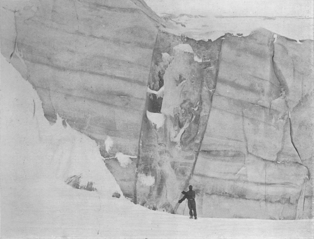 Re-Cemented Crevasse, c1911, 1913 av G. Murray Levick