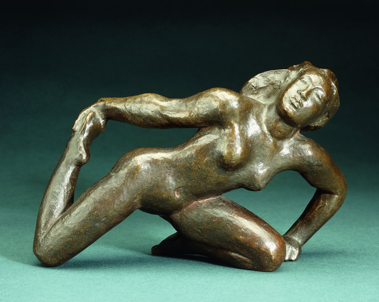 stretching; krypande av Georg Kolbe
