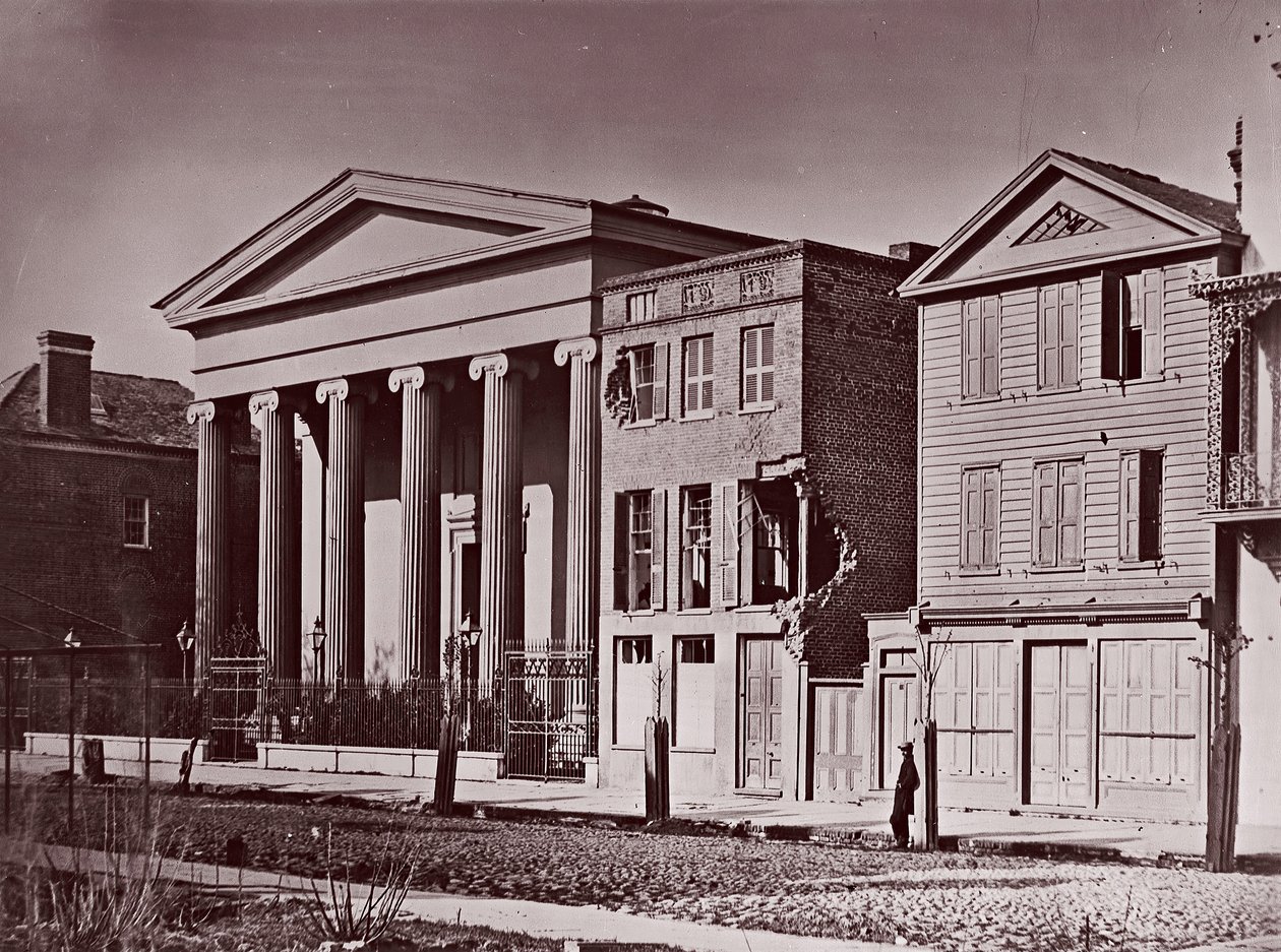 Hibernian Hall, Charleston, ca. 1864. av George N. Barnard