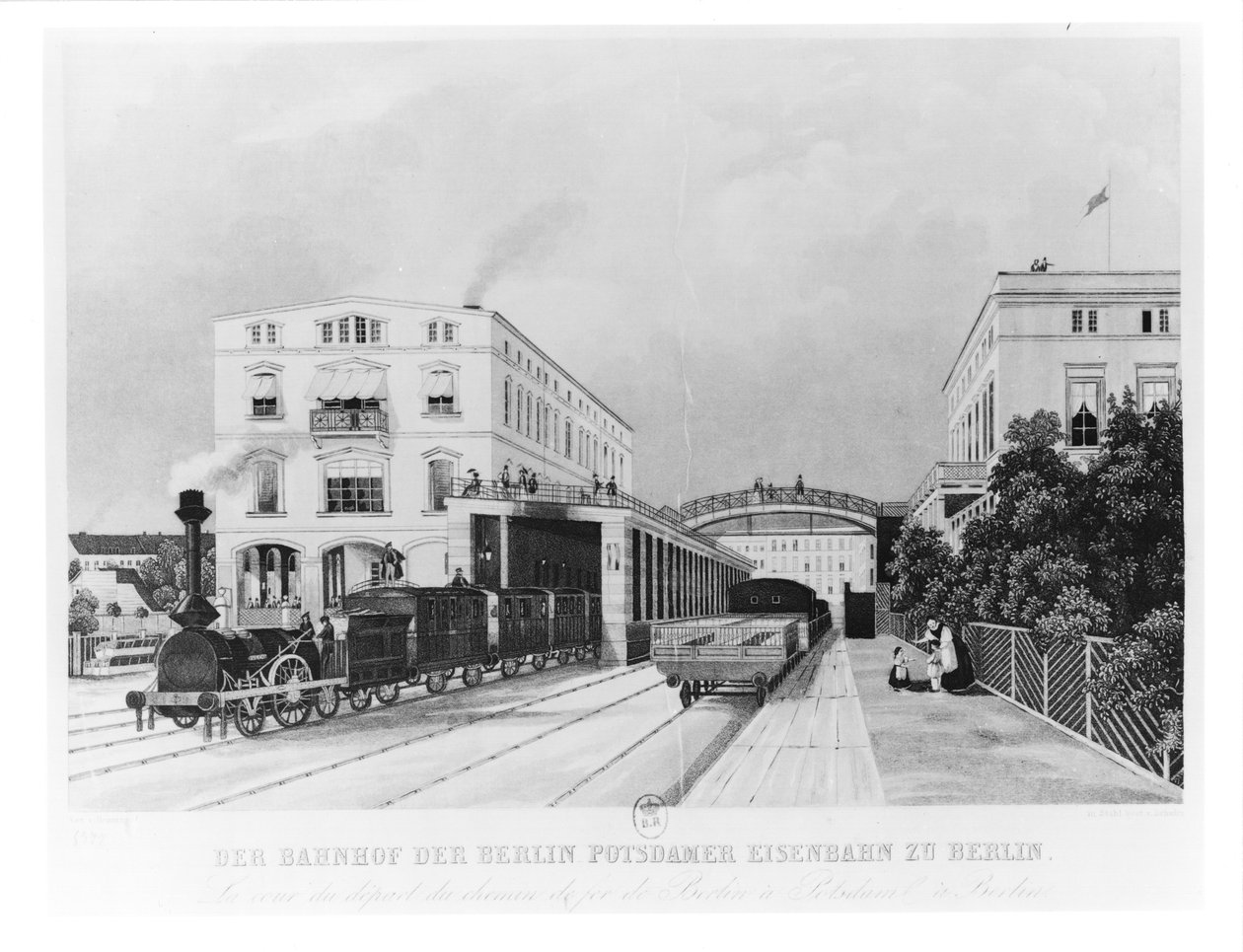 Järnvägsstationen för tåget Berlin-Potsdam av German School