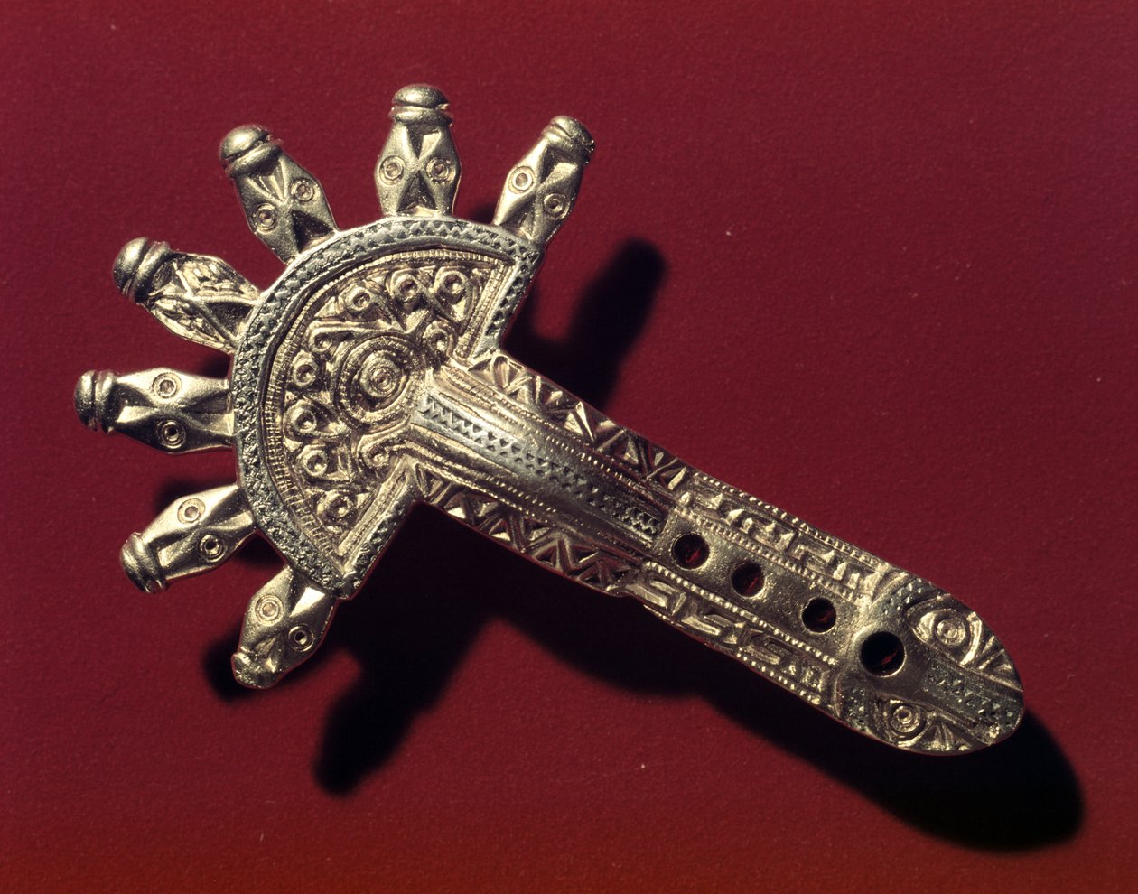 Fibula, Laucha (metall) av German School