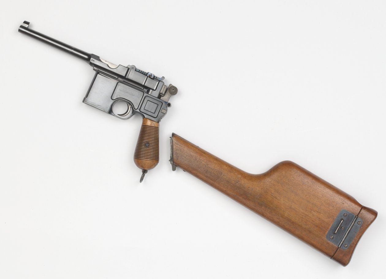 Mauser C96 7,63 mm pistol av German School