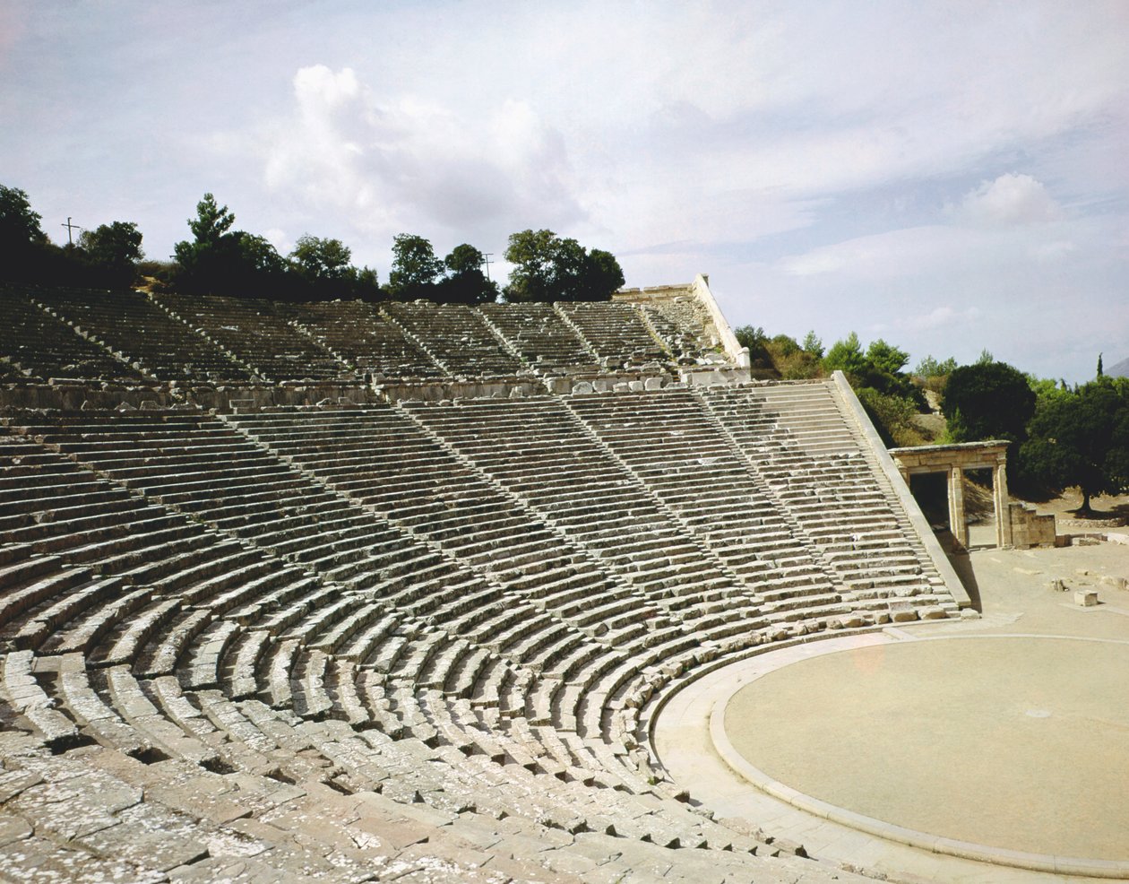 Utsikt över teatern, c.360 f.Kr av Greek School