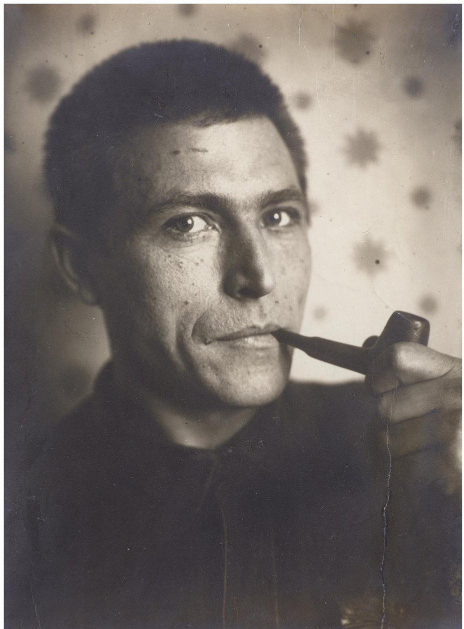 Självporträtt av Gustav Klutsis