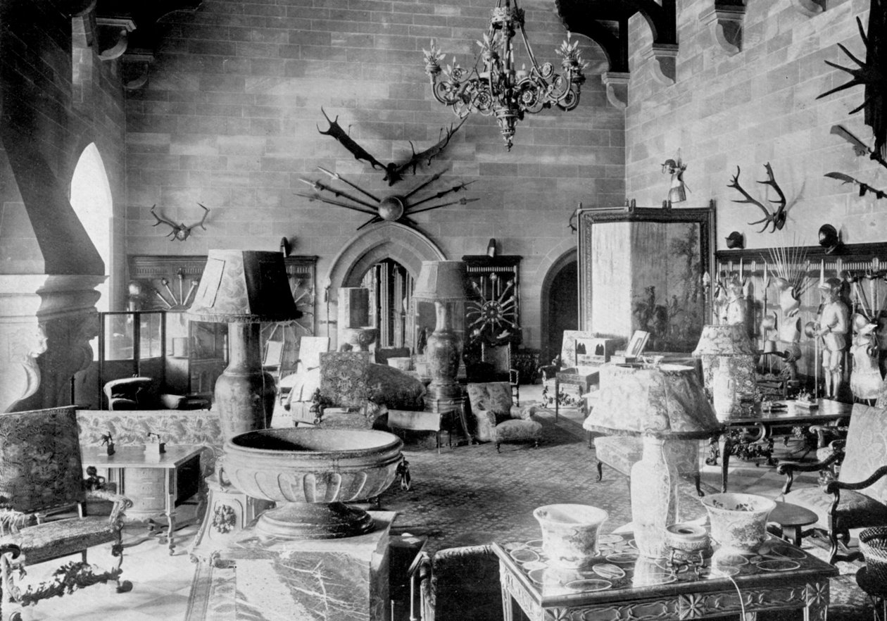 The Great Hall, Warwick Castle, 1924-1926. av HN King