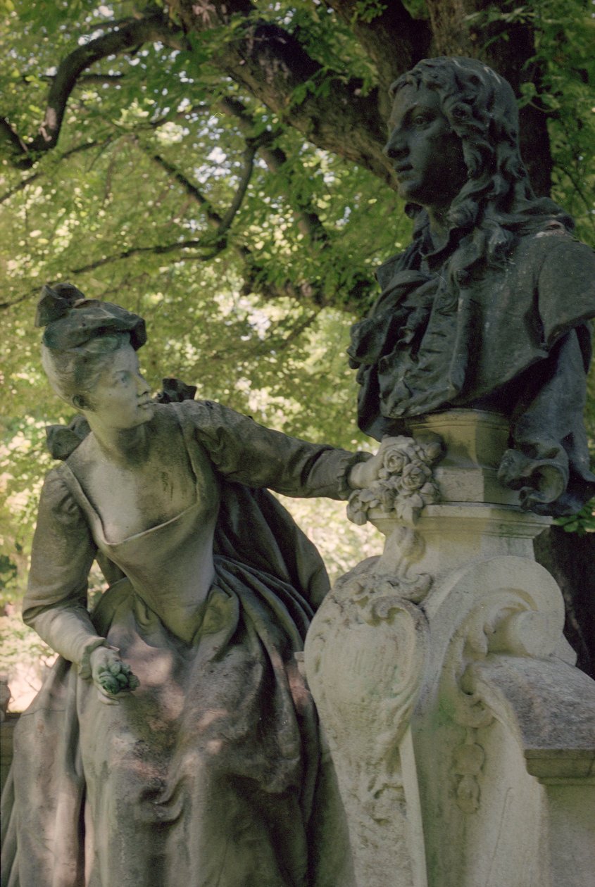 Monument tillägnat Jean Antoine Watteau, 1896 (1684-1721) (se även 252661) av Henri Desire Gauquie