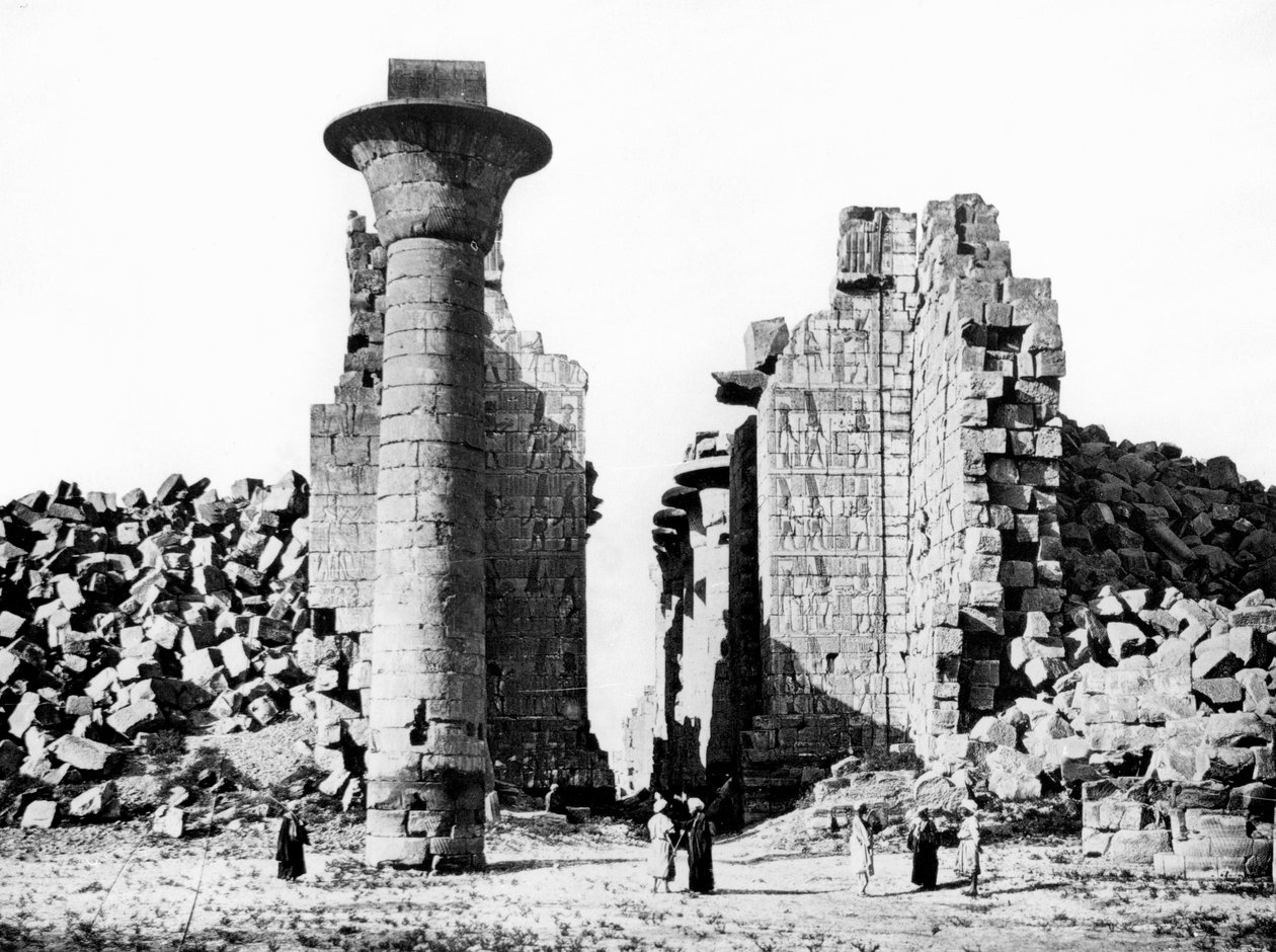 Kolonn och ruiner, Nubia, Egypten, 1887 av Georges Henri Bechard