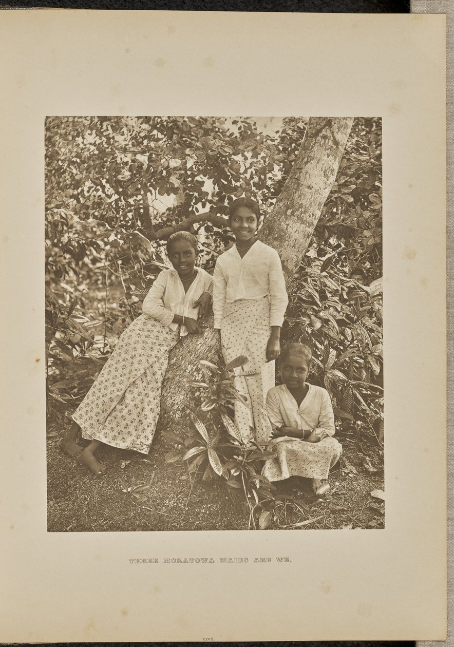 Tre Moratowa Maids är vi av Henry W. Cave