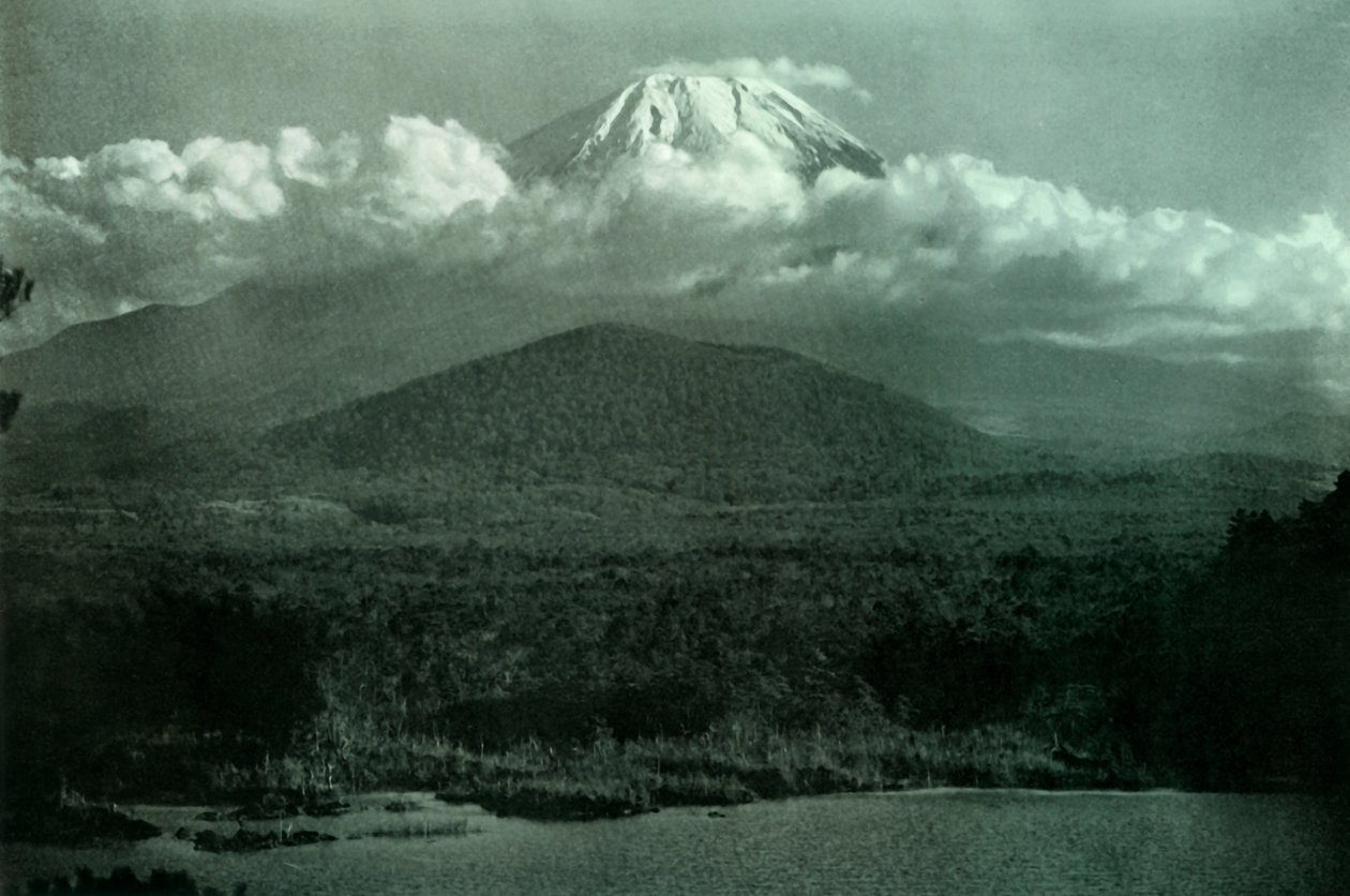 Fuji vid soluppgången 1910. av Herbert Ponting