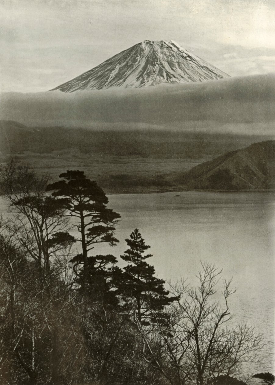 Fuji från medium nocler ryggrad, 1910. av Herbert Ponting