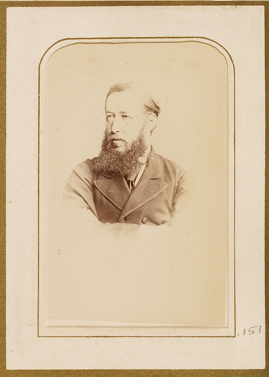 [Porträtt av en man] av Hills and Saunders
