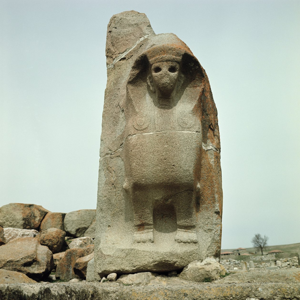 Port med snidad sfinx av Hittite